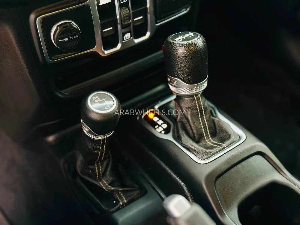 Jeep Wrangler 2020 for Sale in Sharjah Image-11