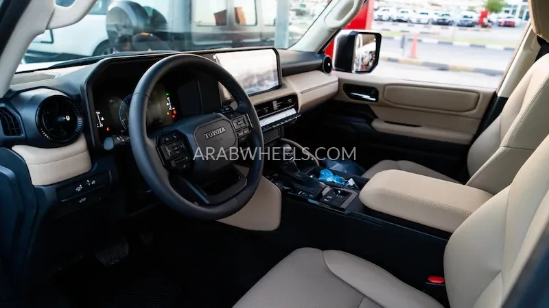 تويوتا لاند كروزر برادو 2024 for Sale in دبي Image-10