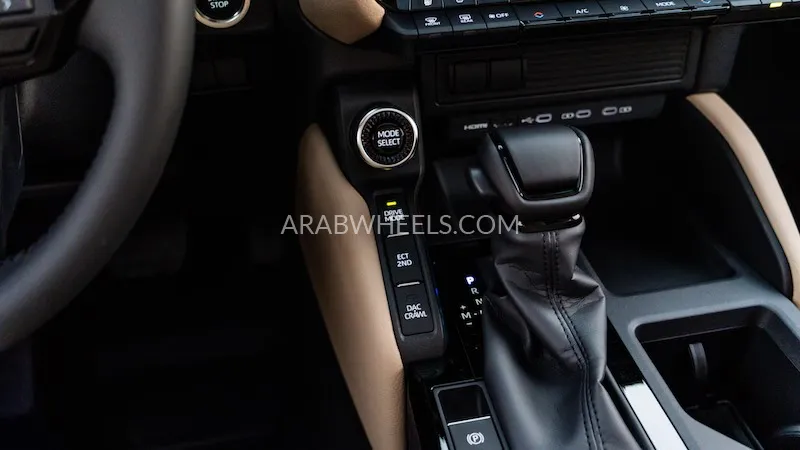 تويوتا لاند كروزر برادو 2024 for Sale in دبي Image-12