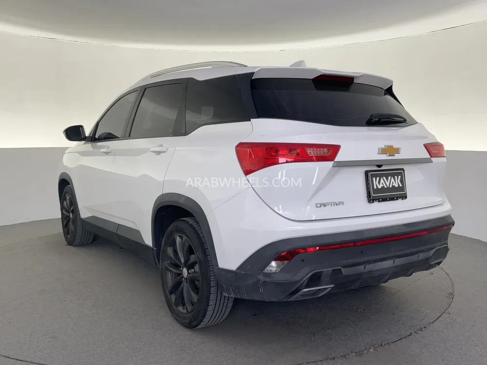 Chevrolet Captiva 2023 for Sale in Sharjah Image-3