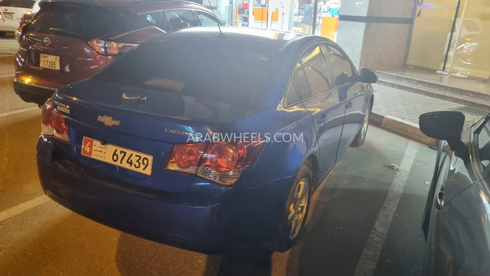 Chevrolet Cruze 2012 for Sale in Sharjah Image-7