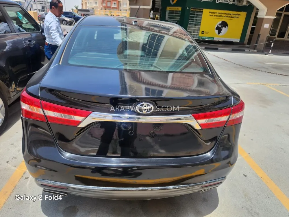 Toyota Avalon 2015 for Sale in Dubai Image-2