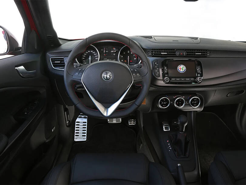 الفا روميو جولييتا الداخلية 