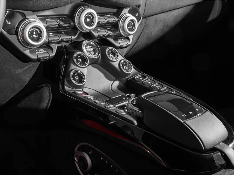 Aston Martin Vantage 2026 Interior 