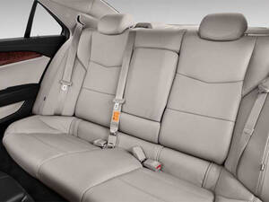 كاديلاك إيه تي إس الداخلية 