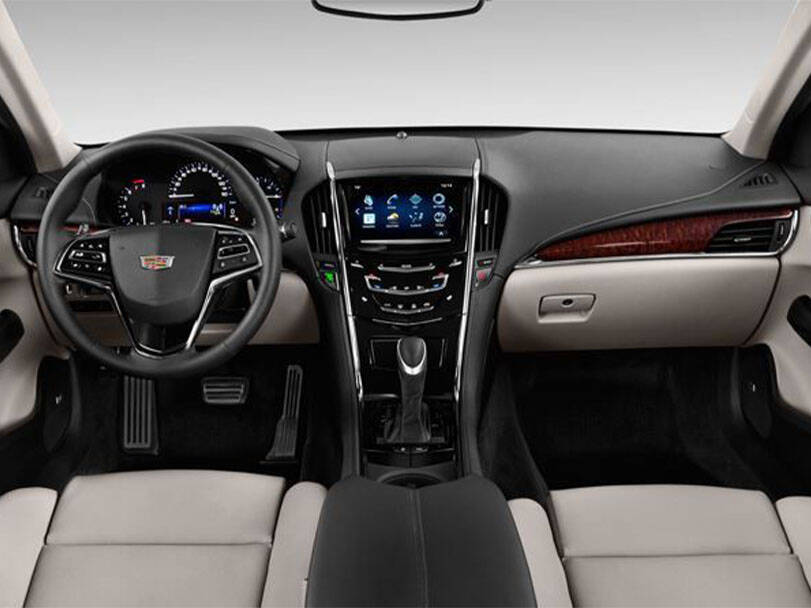 كاديلاك إيه تي إس الداخلية 