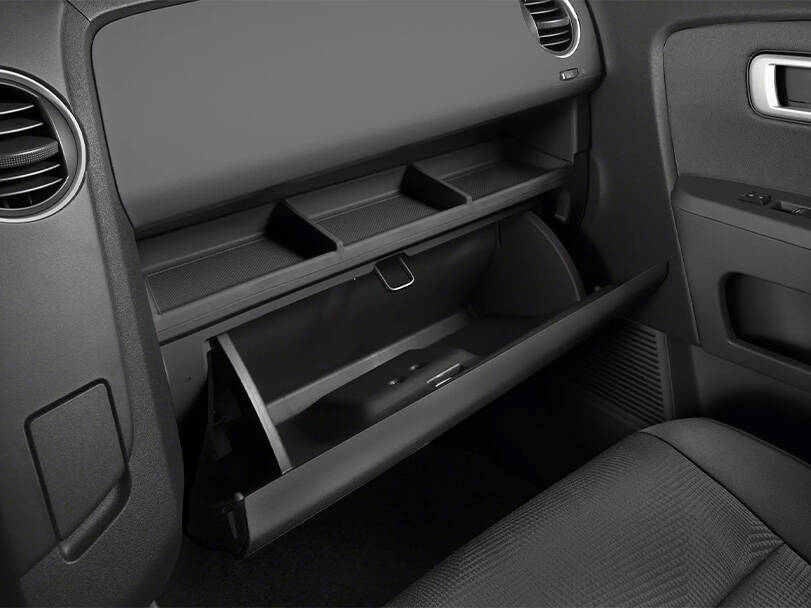 Honda Pilot 2nd (YF3) Generation Interior 