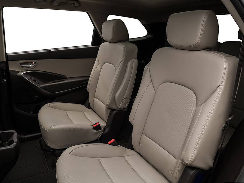 Hyundai Grand Santa Fe Interior 