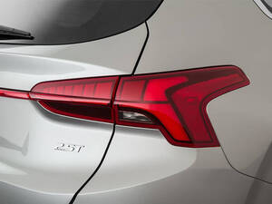 هيونداي جراند سانتا في الخارجية 