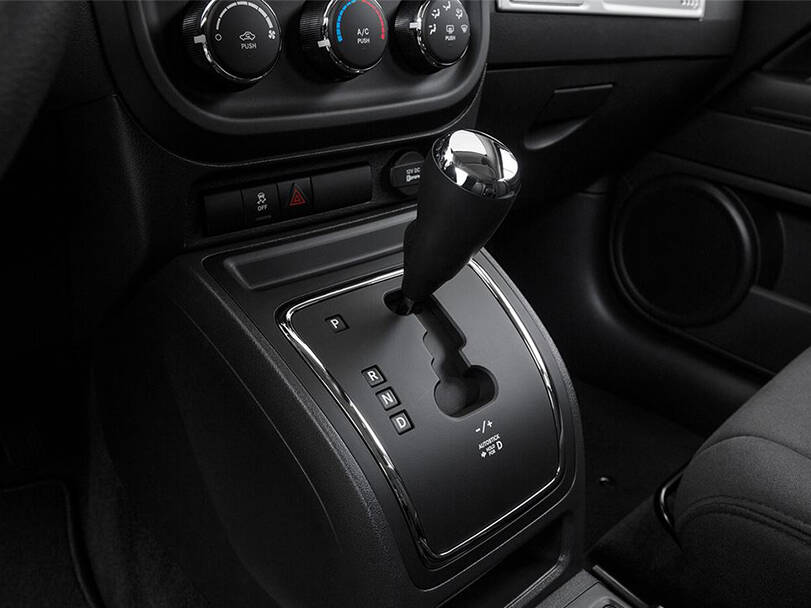 Jeep Compass 1st (MK49) Generation Interior 