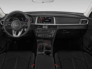 كيا أوبتيما الداخلية 