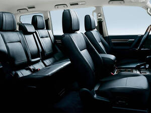 ميتسوبيشي باجيرو الداخلية 