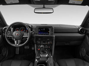 نيسان GT-R الداخلية 