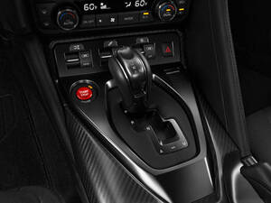 نيسان GT-R الداخلية 