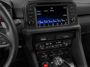 نيسان GT-R الداخلية 