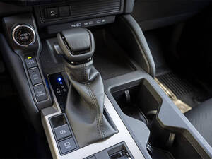 تويوتا لاند كروزر برادو الداخلية 