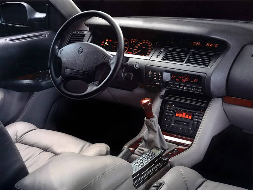 رينو سافرن الداخلية 