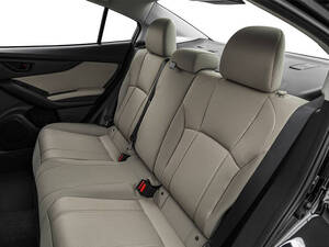 سوبارو إمبريزا الداخلية 