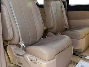 تويوتا بريفيا الداخلية 