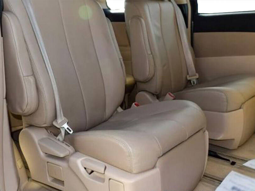 تويوتا بريفيا الداخلية 