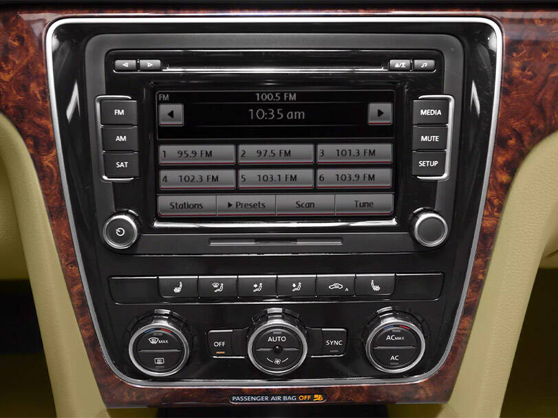 Volkswagen Passat 6th Generation Pictures: Explore 15 Images of Interior and Exterior Image-15