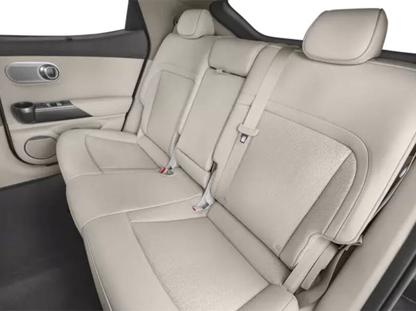 جينيسيس جي في 60 الداخلية 