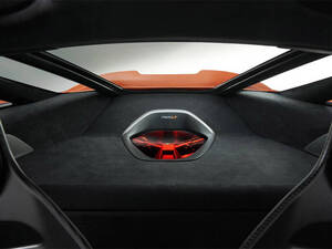 ماكلارين 765LT الداخلية 