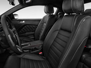 فورد موستانج الداخلية 