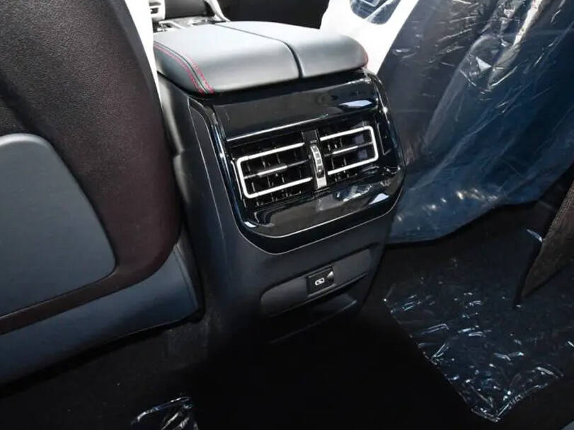 Forthing T5 Evo Interior 