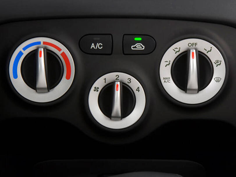 Hyundai Accent 3rd Generation Pictures: Explore 23 Images of Interior and Exterior Image-23