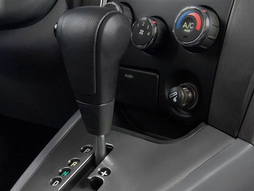 هيونداي توسان الجيل الأول (JM) الداخلية 