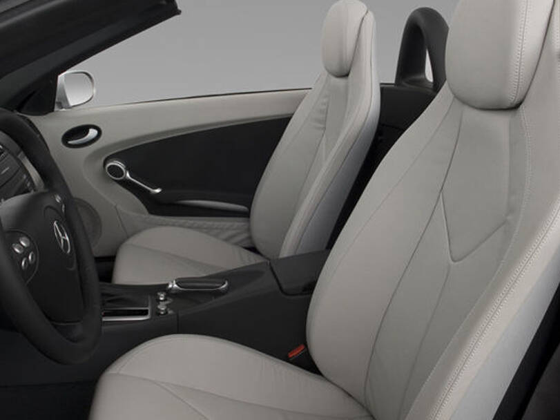 مرسيدس بنز SLK Class الجيل الثاني (R171) الداخلية 