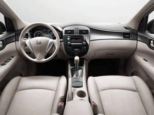 Nissan Tiida Interior 