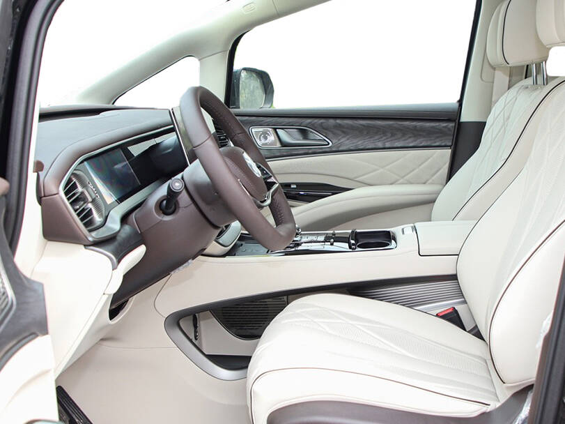 Denza D9 2026 Interior 