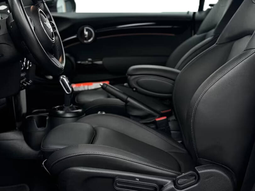 ميني كونفيرتيبل 2025 الداخلية 