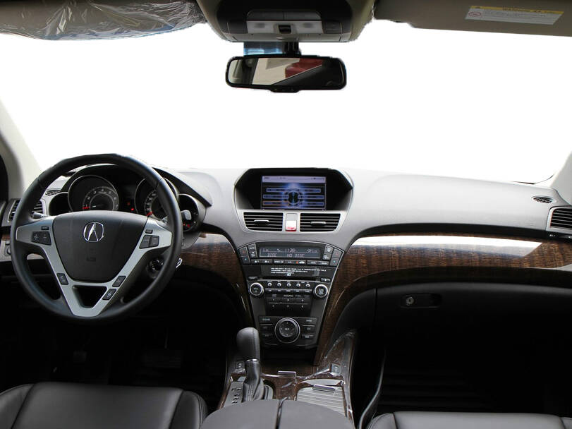 أكورا إم دي إكس الداخلية 