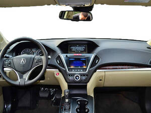 أكورا إم دي إكس الداخلية 