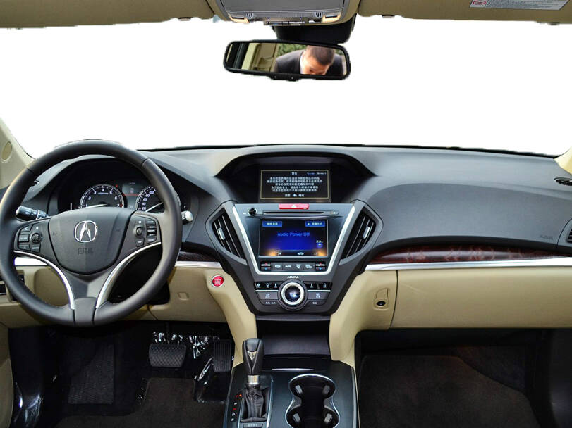 أكورا إم دي إكس الداخلية 