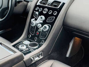 أستون مارتن Rapide S الداخلية 