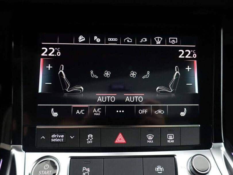 Audi Q8 e-tron Interior 