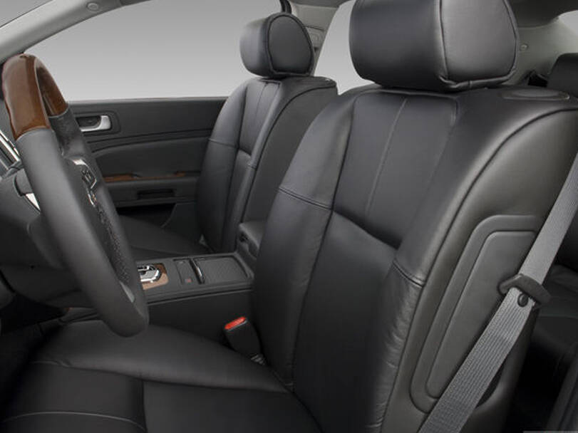 كاديلاك إس تي إس الداخلية 