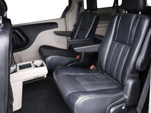 كرايسلر فوييجر الداخلية 