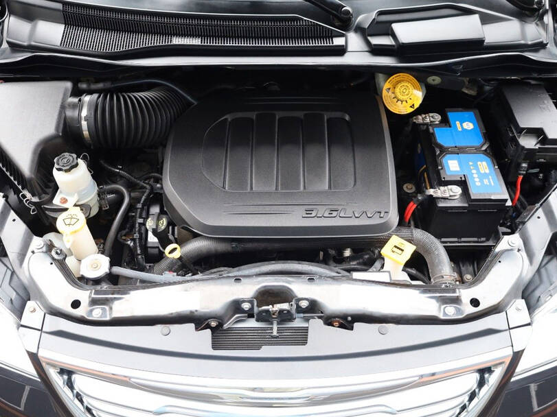 كرايسلر فوييجر الجيل الخامس الخارجية 