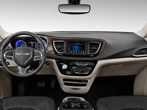 كرايسلر فوييجر الداخلية 