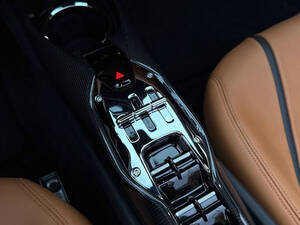 فيراري 296 GTS الداخلية 