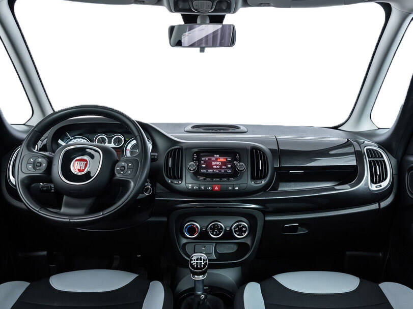 Fiat 500L Interior 