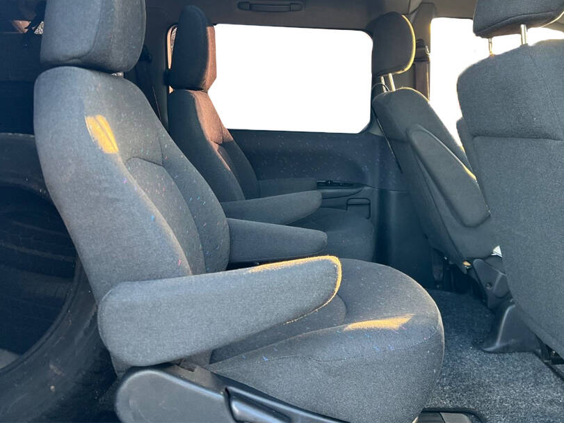 Hyundai H-1 Starex Interior 