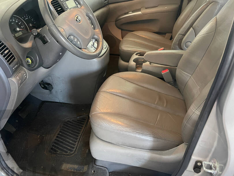 Kia Sedona Interior 