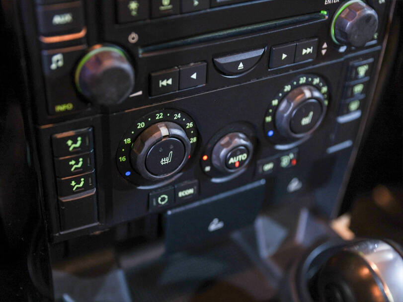 Land Rover LR3 Interior 