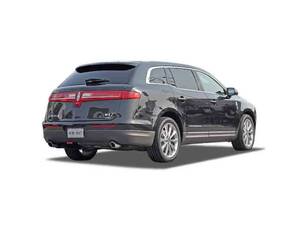 Lincoln MKT Exterior 